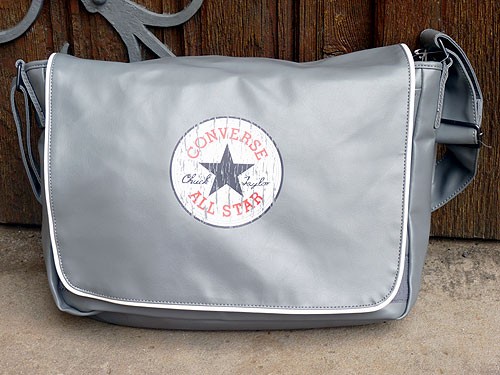 Converse Vintage Patch Shoulder Flap Bag Umh&auml;ngetasche grau wei&szlig;