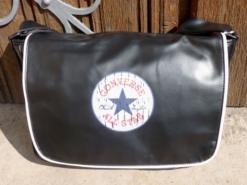 Converse Vintage Patch Shoulder Flap Bag Umh&auml;ngetasche schwarz wei&szlig;